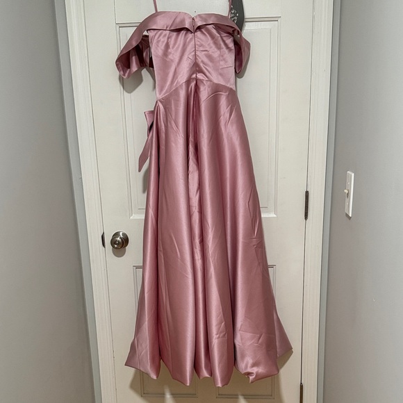 A-Line Off-The-Shoulder Satin Mother Of The Bride in Dusty Rose - Picture 6 of 8